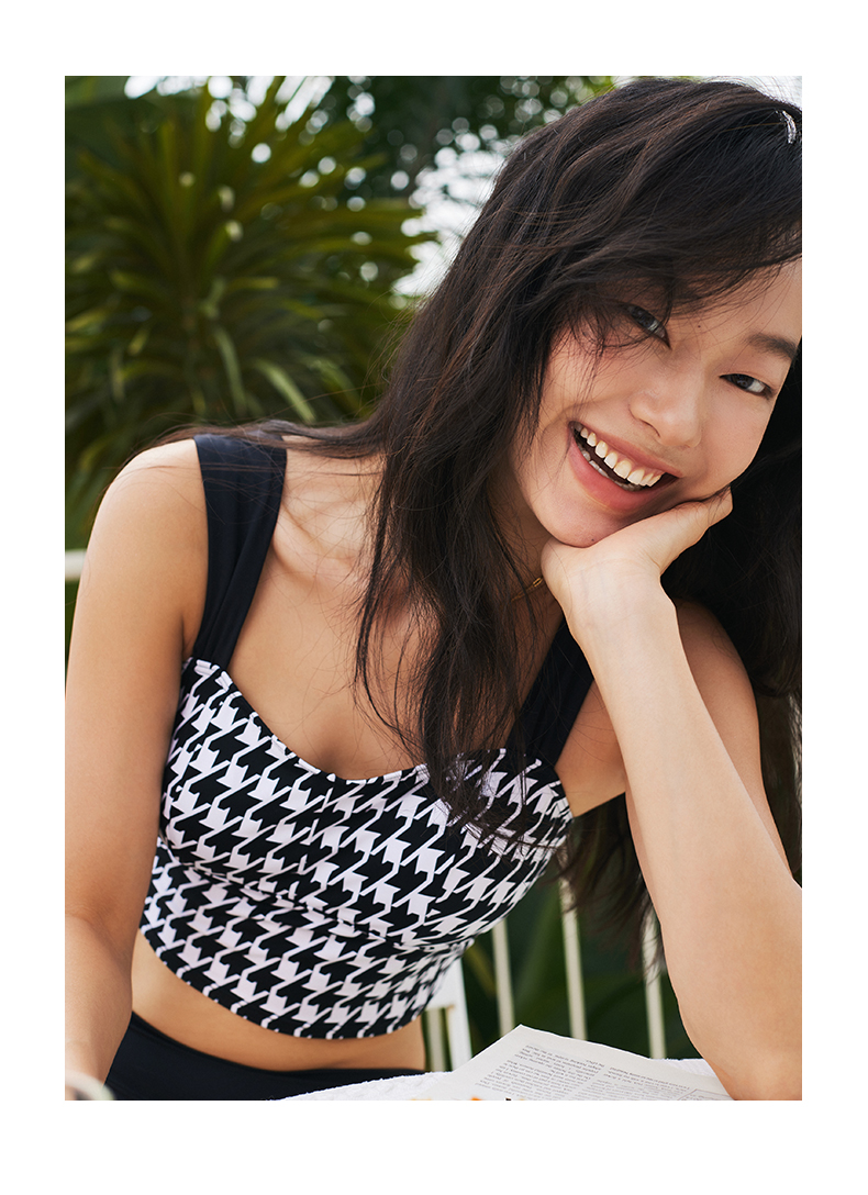 NEW IN | 复古千鸟格，让你成为水上的时尚焦点！